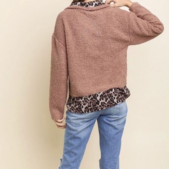 Umgee Sherpa animal print pullover sweatshirt Size M - Picture 2 of 8